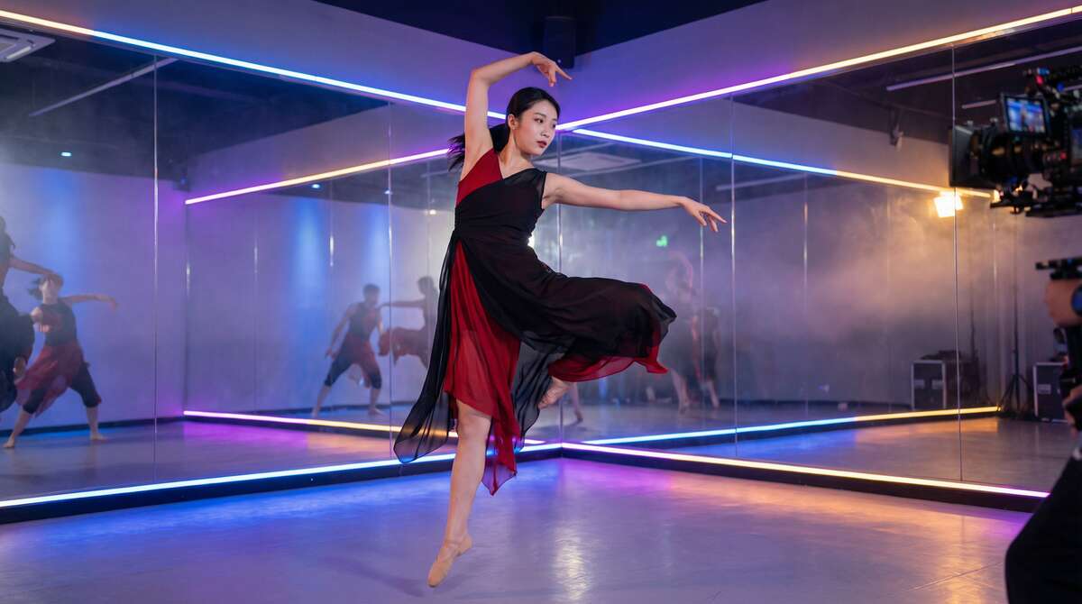 麻豆传媒舞蹈视频表演